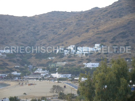 Blick von oben auf die Mylopotas Bucht